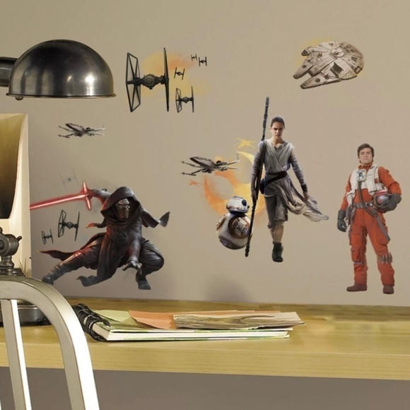 STAR WARS VII 15 Wall Decals Episode 7 New NWT - Picture 1 of 6